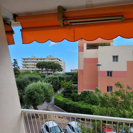 Superbe Studio, 200 M De La Mer, Climatise Avec Terrasse Et Parking Prive アパート *