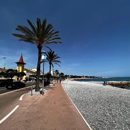 Superbe Studio, 200 M De La Mer, Climatise Avec Terrasse Et Parking Prive カーニュ・シュル・メール