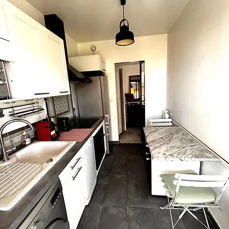 アパート Superbe Studio, 200 M De La Mer, Climatise Avec Terrasse Et Parking Prive *