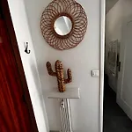 Superbe Studio, 200 M De La Mer, Climatise Avec Terrasse Et Parking Prive Apartamento *