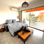 Superbe Studio, 200 M De La Mer, Climatise Avec Terrasse Et Parking Prive Cagnes-sur-Mer